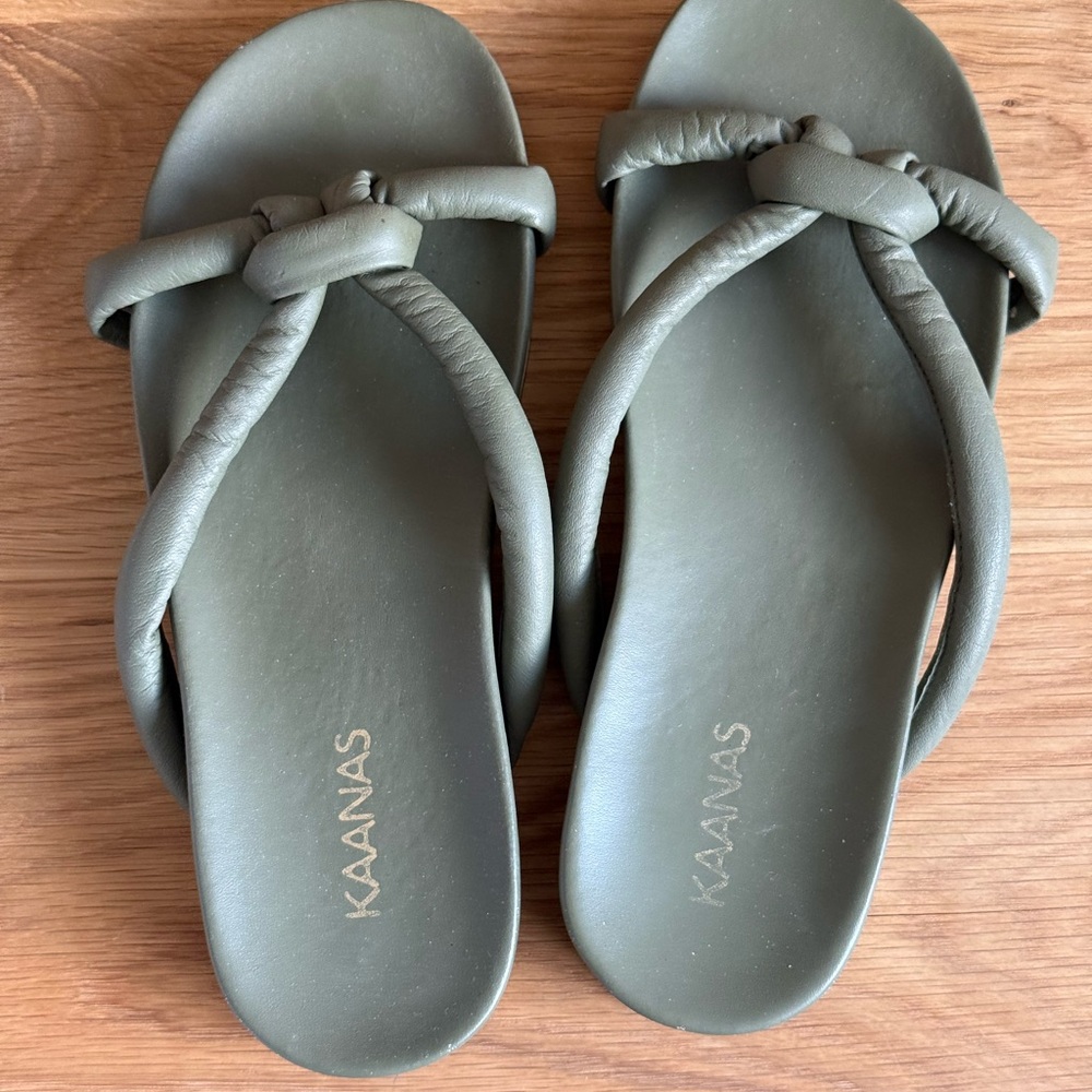 Kaanas Olive Knot Strap Slide Sandals